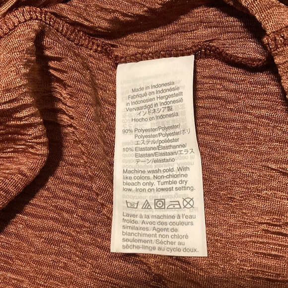 Texture & Thread Velvet Top - Picture 6 of 7